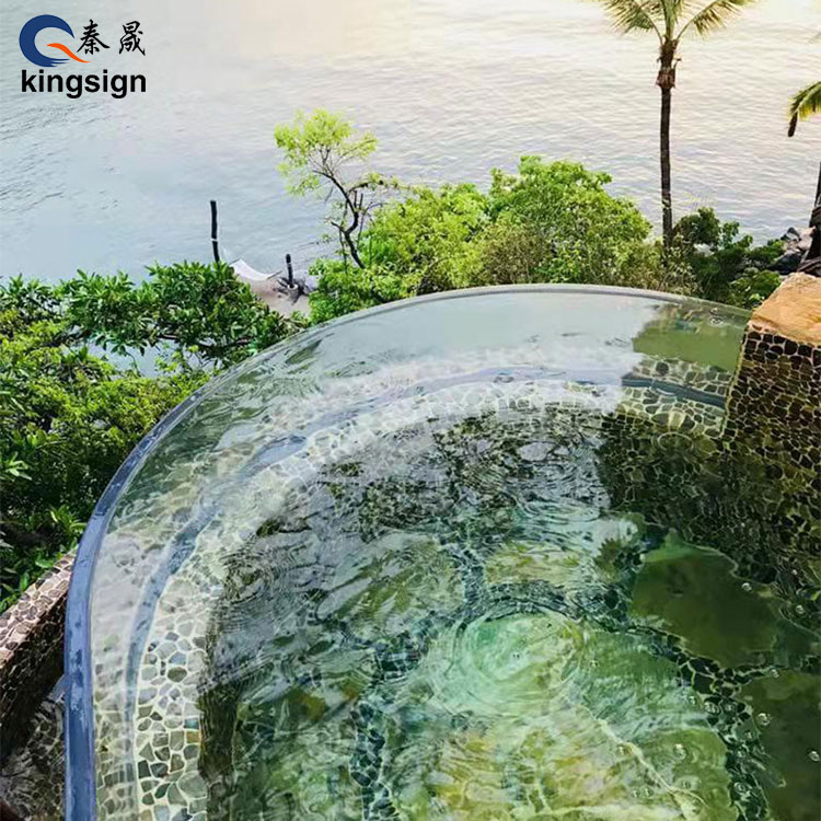 Чи може вікно басейну справді залишатися кристально чистим і безпечним роками?